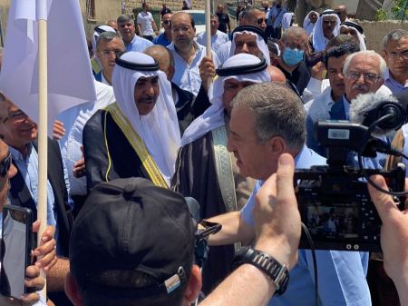 بعد صراع دامي : الصلح العشائري بين عائلة دحلة وعدوي في طرعان